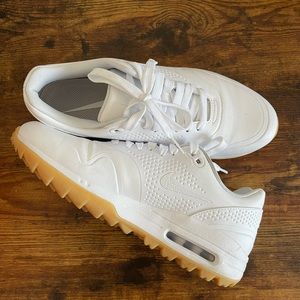 White Nike Air Max 1 G.